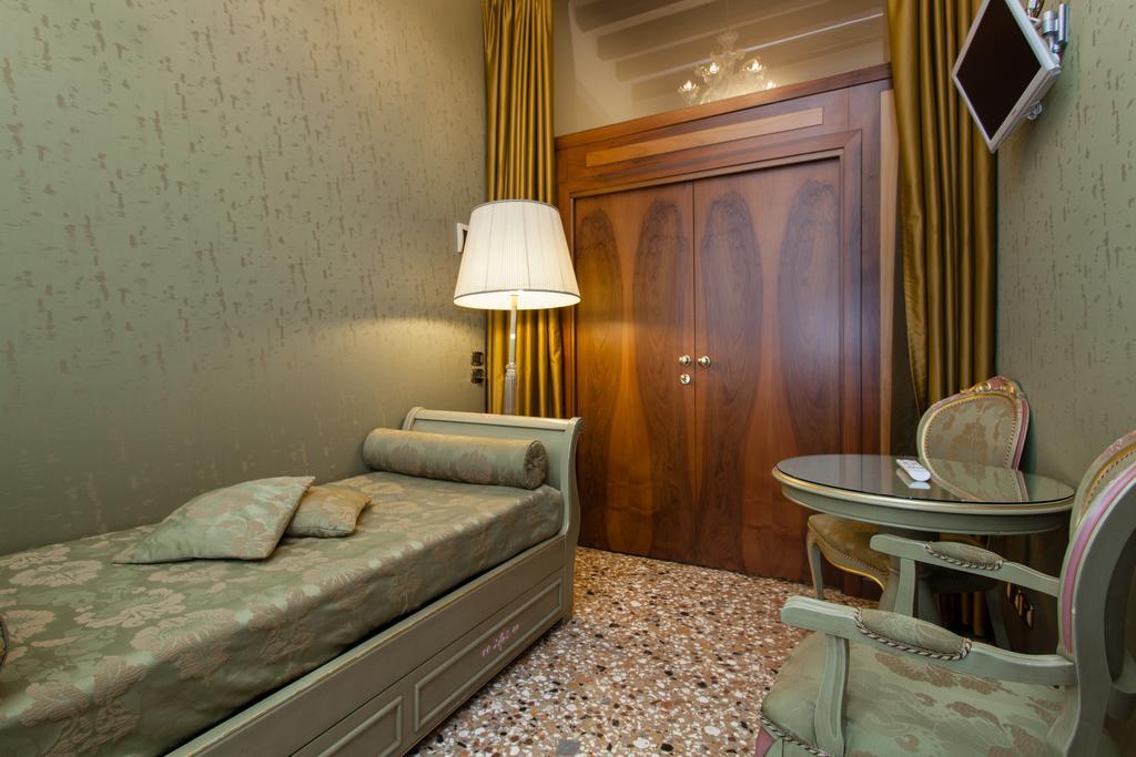 Hotel Al Ponte Mocenigo Veneţia Exterior foto